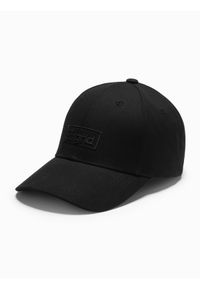 Ombre Clothing - Czapka męska bejsbolówka z daszkiem i prostokątną naszywką – czarna V1. Kolor: czarny. Materiał: bawełna. Wzór: aplikacja. Styl: klasyczny, sportowy, casual, elegancki #5