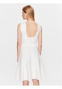 Blugirl Blumarine Sukienka koktajlowa RA3055-MA55N Biały Regular Fit. Kolor: biały. Materiał: syntetyk, wiskoza. Styl: wizytowy #6