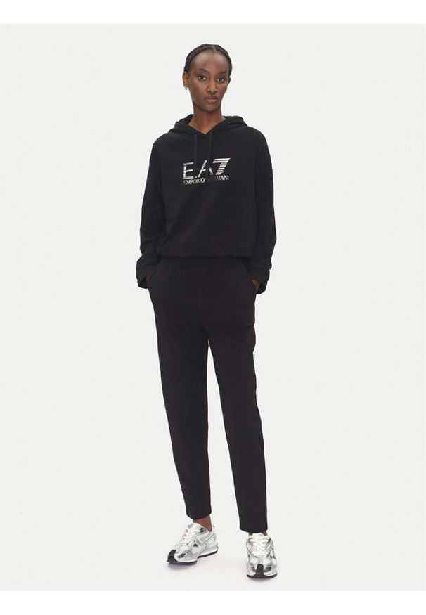 EA7 Emporio Armani Dres 7W000122 AF12502 UC001 Czarny Regular Fit. Kolor: czarny. Materiał: bawełna
