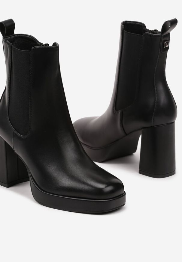 Renee - Czarne Botki Typu Sztyblety na Słupkowym Obcasie z Kwadratowym Noskiem Zinnaya. Kolor: czarny. Materiał: jeans. Sezon: zima, jesień. Obcas: na obcasie. Styl: elegancki. Wysokość obcasa: średni