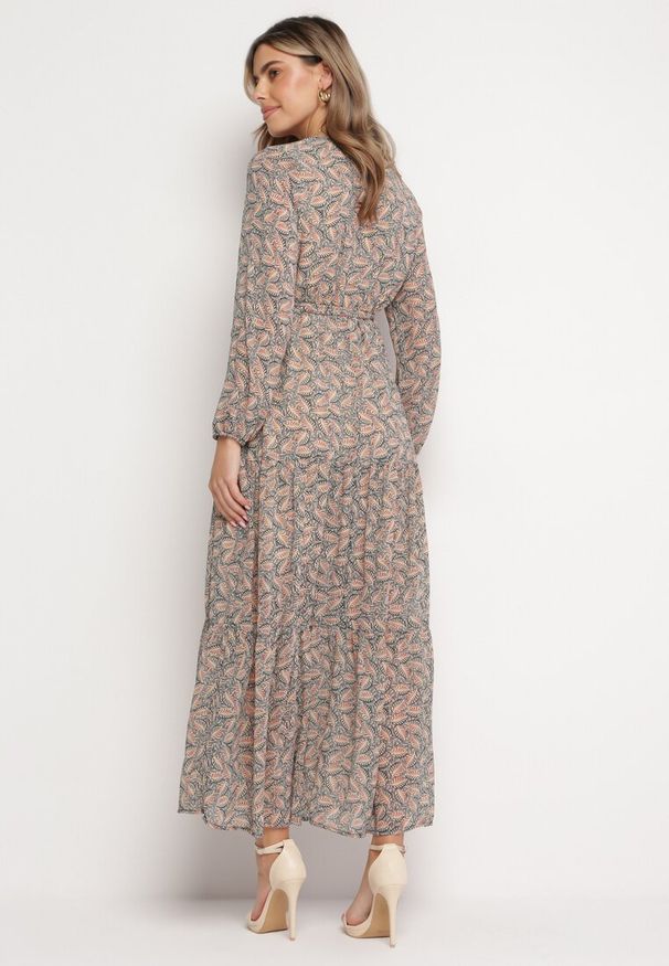 Born2be - Beżowo-Granatowo-Beżowa Sukienka Maxi Boho Elerra. Okazja: na spacer, na randkę. Kolor: beżowy. Materiał: materiał. Długość rękawa: długi rękaw. Typ sukienki: rozkloszowane. Styl: boho. Długość: maxi