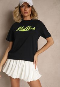 Renee - Granatowa Bawełniana Koszulka z Napisem Evoriel. Okazja: na co dzień. Kolor: niebieski. Materiał: bawełna. Wzór: napisy. Styl: klasyczny, casual