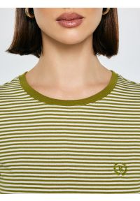 Big-Star - Koszulka damska w paski z haftem khaki Zenaisa 301. Okazja: na co dzień. Kolor: zielony. Materiał: dzianina, jeans, materiał. Długość rękawa: krótki rękaw. Długość: krótkie. Wzór: haft, paski. Styl: casual, elegancki, retro, klasyczny #2