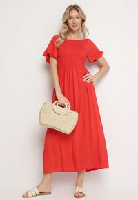 Born2be - Czerwona Bawełniana Sukienka o Kroju Hiszpanki z Elastyczną Górą Niloviria. Okazja: na co dzień. Typ kołnierza: dekolt hiszpanka. Kolor: czerwony. Materiał: bawełna. Długość rękawa: krótki rękaw. Styl: casual, klasyczny #4
