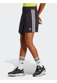 Adidas - adidas Spódnica trapezowa adicolor Classics 3-Stripes IC5475 Czarny Regular Fit. Kolor: czarny. Materiał: bawełna
