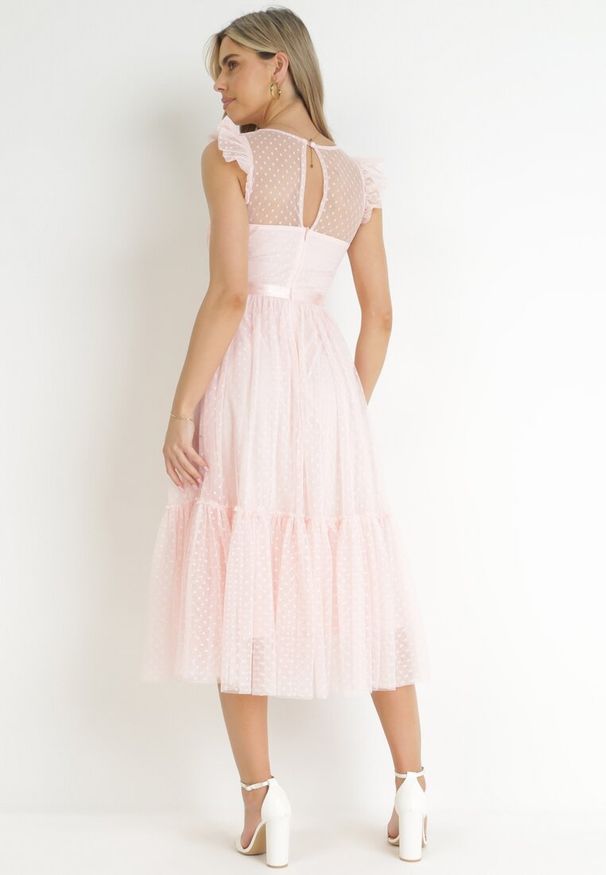 Born2be - Różowa Koktajlowa Sukienka z Koronkową Górą i Tiulowym Dołem Sleda. Kolor: różowy. Materiał: tiul, koronka. Styl: wizytowy