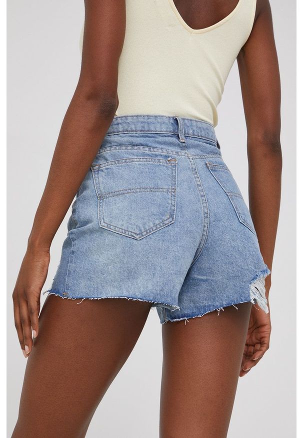 Answear Lab szorty jeansowe damskie gładkie high waist. Stan: podwyższony. Kolor: niebieski. Materiał: jeans. Wzór: gładki. Styl: wakacyjny