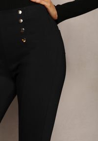 Renee - Czarne Spodnie Skinny z Ozdobnymi Napami Eclaria. Stan: podwyższony. Kolor: czarny. Wzór: aplikacja #5