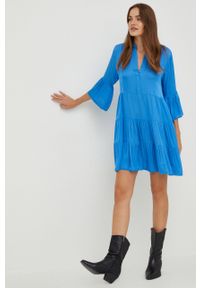 Answear Lab sukienka mini rozkloszowana. Kolor: niebieski. Materiał: satyna, materiał. Wzór: ze splotem. Typ sukienki: rozkloszowane. Styl: wakacyjny. Długość: mini