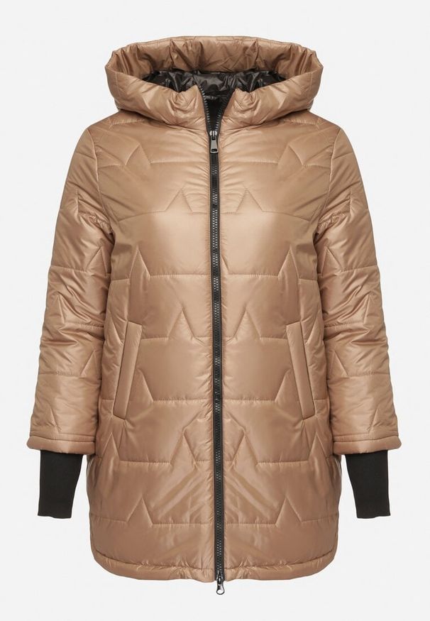 Born2be - Jasnobrązowa Przejściowa Kurtka z Pikowanymi Przeszyciami Fesinoa. Okazja: na co dzień, na spacer. Typ kołnierza: kaptur. Kolekcja: plus size. Kolor: brązowy. Materiał: jeans. Styl: casual
