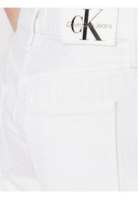 Calvin Klein Jeans Szorty jeansowe J20J218808 Biały Straight Fit. Kolor: biały. Materiał: bawełna #3