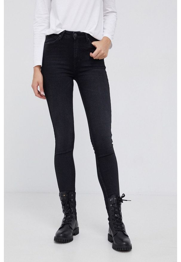 Lee jeansy Ivy Black Whitney damskie high waist. Stan: podwyższony. Kolor: czarny