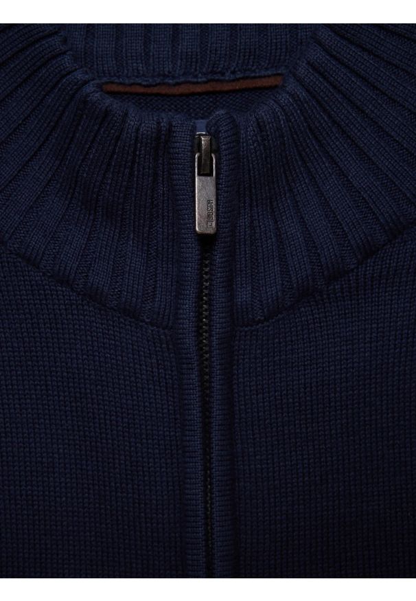 Big-Star - Sweter męski rozpinany ze stójką granatowy Nazar 403. Okazja: na co dzień. Typ kołnierza: kołnierzyk stójkowy. Kolor: niebieski. Materiał: jeans, dzianina. Wzór: gładki, ze splotem. Styl: klasyczny, casual