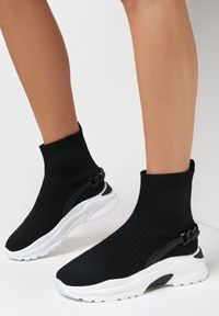 Born2be - Czarne Sneakersy Aerona. Nosek buta: okrągły. Zapięcie: bez zapięcia. Kolor: czarny. Materiał: materiał. Szerokość cholewki: normalna. Obcas: na płaskiej podeszwie #1