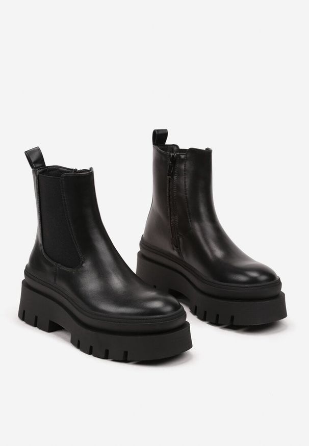 Born2be - Czarne Klasyczne Botki Sztyblety na Grubej Tłoczonej Podeszwie Rianae. Nosek buta: okrągły. Kolor: czarny. Materiał: jeans. Sezon: zima, jesień. Styl: klasyczny