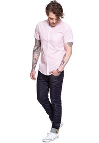 Wrangler - KOSZULA WRANGLER SS 1PKT BUTTON DOWN CAMEO PINK W5944OSY2 112129759. Typ kołnierza: button down. Materiał: materiał. Długość rękawa: krótki rękaw. Długość: krótkie #4
