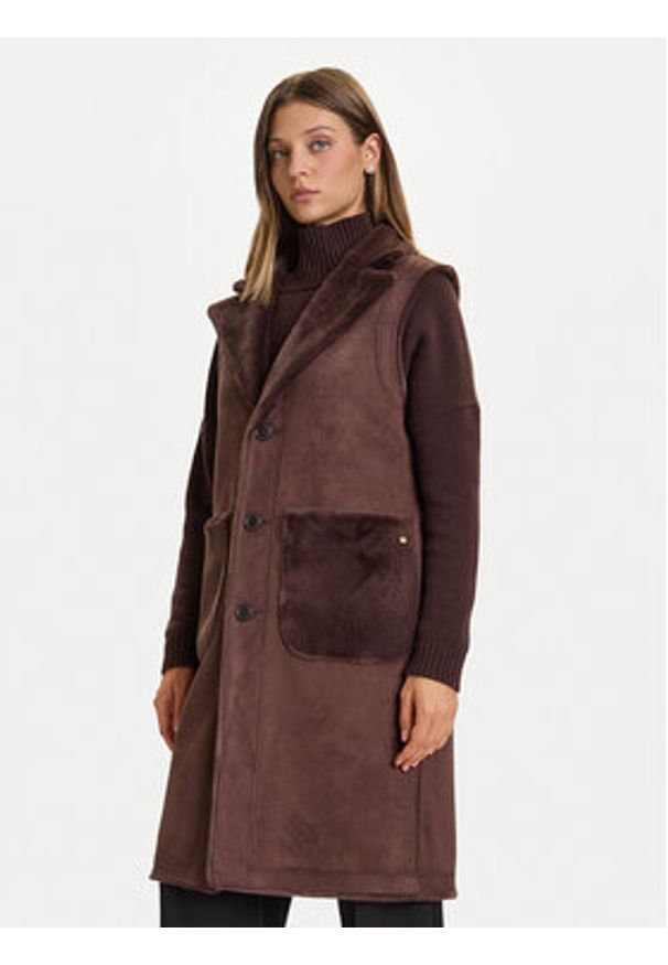 Rinascimento Bezrękawnik CFC0122206003 Brązowy Regular Fit. Kolor: brązowy. Materiał: syntetyk. Długość rękawa: bez rękawów