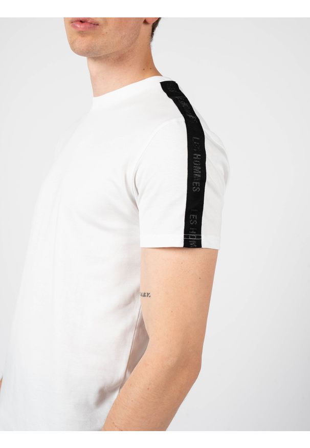 Les Hommes T-shirt | LF224100-0700-1009 | Round Neck | Mężczyzna | Biały. Okazja: na co dzień. Kolor: biały. Materiał: bawełna. Wzór: aplikacja. Styl: casual