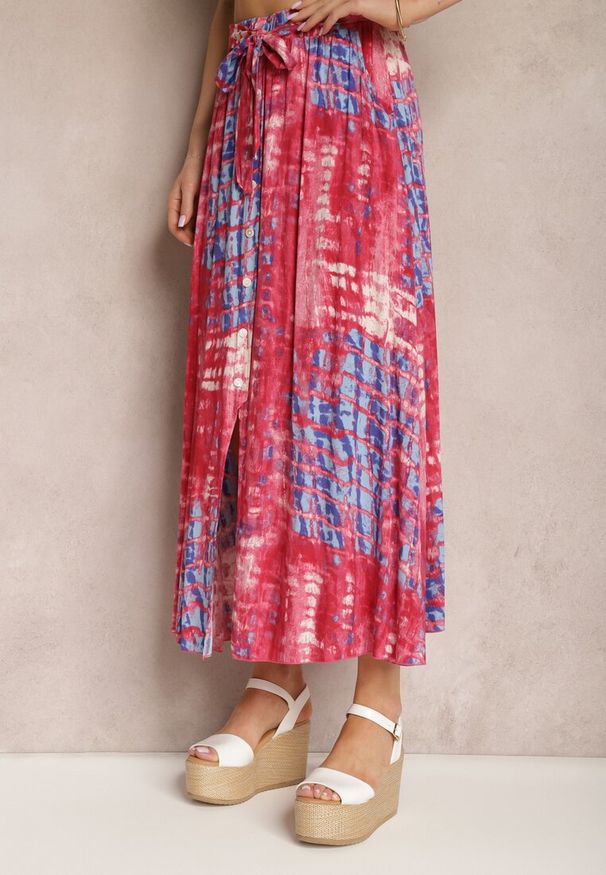 Renee - Różowa Rozkloszowana Spódnica z Wiskozy z Nieodpinanymi Ozdobnymi Guzikami Zafina. Okazja: na co dzień. Kolor: różowy. Materiał: wiskoza. Styl: elegancki, casual