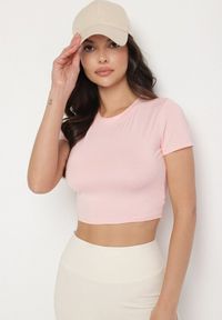 Born2be - Różowy T-shirt z Wiskozą o Dopasowanym Kroju Typu Crop Top Folirra. Okazja: na co dzień. Kolor: różowy. Materiał: wiskoza. Styl: klasyczny, casual
