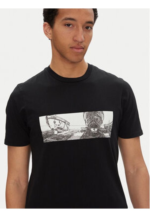 C.P. Company T-Shirt 18CMTS319A005431G Czarny Regular Fit. Kolor: czarny. Materiał: bawełna