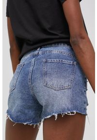 Answear Lab szorty jeansowe Push Up answear.LAB X limitowana kolekcja festiwalowa BE BRAVE damskie gładkie high waist. Okazja: na co dzień. Stan: podwyższony. Kolor: niebieski. Materiał: jeans. Wzór: gładki. Styl: wakacyjny