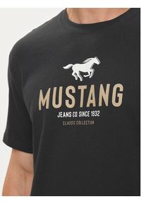 Mustang T-Shirt 1015059 Czarny Regular Fit. Kolor: czarny. Materiał: bawełna