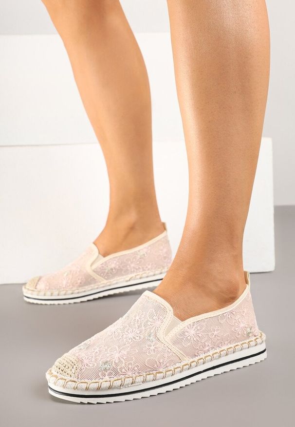 Renee - Różowe Espadryle z Ozdobną Plecionką Eranoria. Kolor: różowy. Obcas: na płaskiej podeszwie. Styl: elegancki