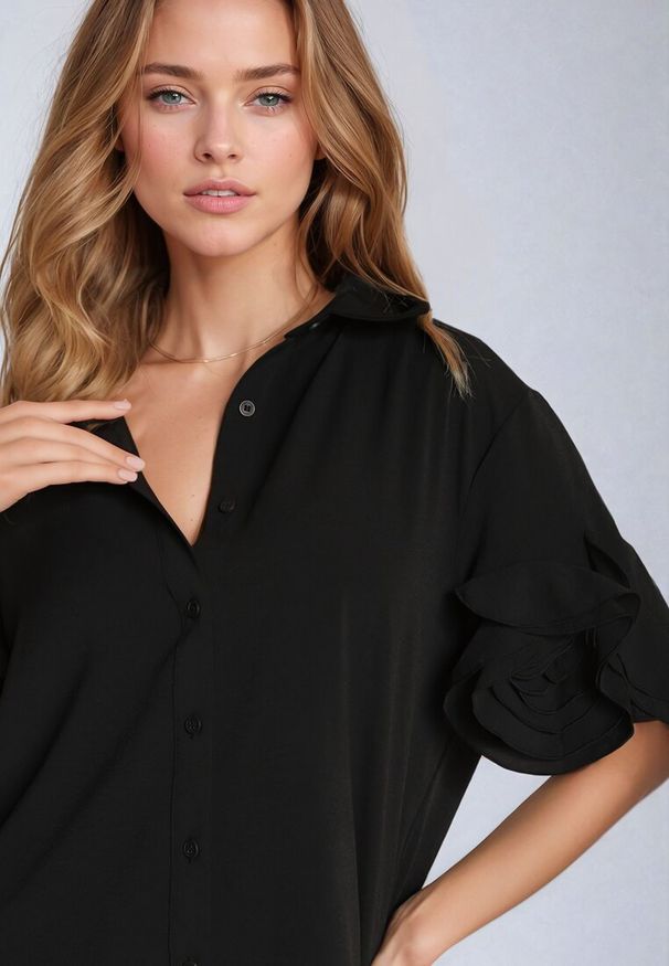 Born2be - Czarny Komplet Koszula z Ozdobnymi Rękawami i Szerokie Spodnie Rivasene. Kolor: czarny. Wzór: aplikacja