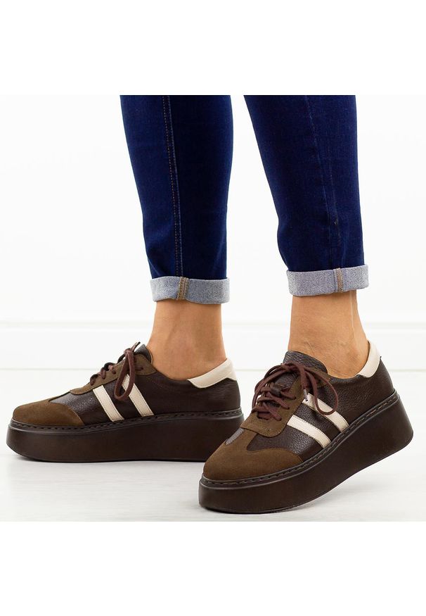 DEONI - Skórzane br/be sneakersy damskie Deoni D632. Okazja: na co dzień. Nosek buta: okrągły. Zapięcie: sznurówki. Kolor: brązowy. Szerokość cholewki: normalna. Materiał: skóra. Sezon: wiosna, jesień. Obcas: na platformie. Styl: klasyczny, sportowy, casual, elegancki