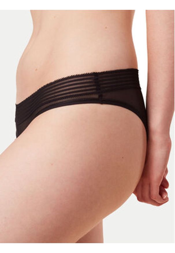 Triumph Komplet fig Tempting Sheer 10218591 Czarny. Kolor: czarny. Materiał: syntetyk