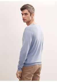 Ochnik - Niebieski sweter męski basic. Okazja: na co dzień. Kolor: niebieski. Materiał: materiał. Długość: długie. Styl: casual #3