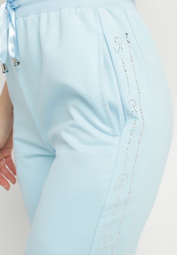 Born2be - Niebieskie Spodnie Dresowe z Bawełną i Sznurkiem Annivia. Kolor: niebieski. Materiał: bawełna, dresówka