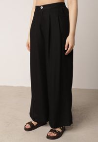 Born2be - Czarny Elegancki Komplet Garniturowy z Wiskozy Spodnie i Kamizelka z Paskiem Amwyn. Kolor: czarny. Materiał: wiskoza #7