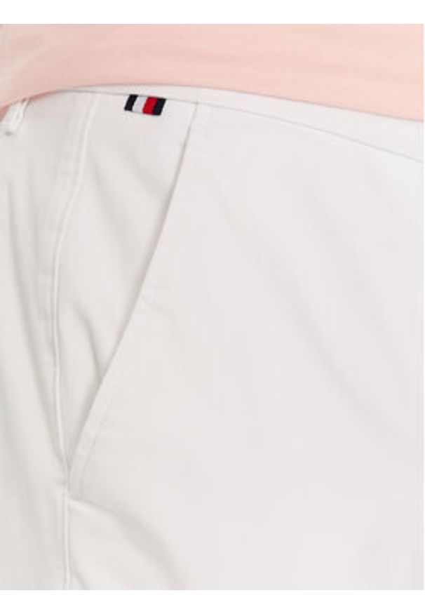 TOMMY HILFIGER - Tommy Hilfiger Chinosy Denton MW0MW25964 Biały Straight Fit. Kolor: biały. Materiał: bawełna