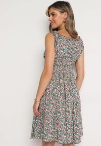 Born2be - Zielono-Różowa Rozkloszowana Sukienka z Bawełny Wykończona Gumką w Talii Nelaris. Okazja: na randkę, na imprezę. Typ kołnierza: dekolt hiszpanka. Kolor: zielony. Materiał: bawełna. Długość rękawa: na ramiączkach. Styl: boho #6