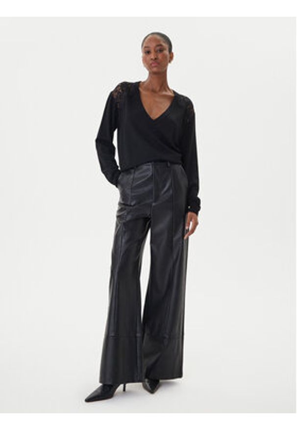 ICONA Sweter RI5NT074 Czarny Regular Fit. Kolor: czarny. Materiał: wełna