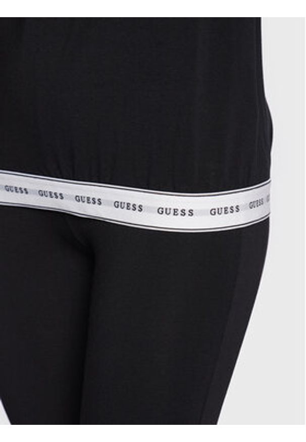 Guess T-Shirt Carrie O2BM08 KBBU1 Czarny Regular Fit. Kolor: czarny. Materiał: bawełna