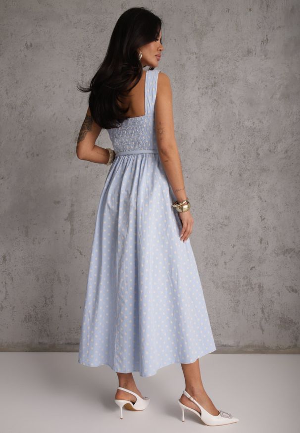 Renee - Niebieska Retro Sukienka z Bawełny i Wiskozy w Kropki o Rozkloszowanym Kroju Phrithoe. Okazja: na randkę. Kolor: niebieski. Materiał: wiskoza, bawełna. Wzór: kropki. Typ sukienki: rozkloszowane. Styl: retro