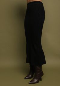 Born2be - Czarny Komplet Dzianinowy z Wełną Sweter z Golfem i Ołówkowa Spódnica Falovira. Kolor: czarny. Materiał: wełna, dzianina. Sport: golf #7