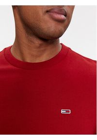 Tommy Jeans T-Shirt Classic DM0DM09598 Czerwony Regular Fit. Kolor: czerwony. Materiał: bawełna #4