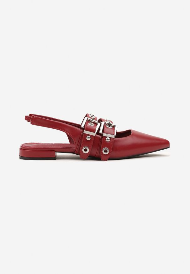Renee - Czerwone Sandały Typu Slingback Ozdobione Klamrami Selritia. Okazja: na co dzień. Zapięcie: klamry. Kolor: czerwony. Wzór: aplikacja. Styl: casual