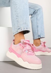 Renee - Różowe Sneakersy z Tłoczoną Platformą Xilanne. Okazja: na co dzień. Kolor: różowy. Materiał: jeans. Obcas: na platformie #1