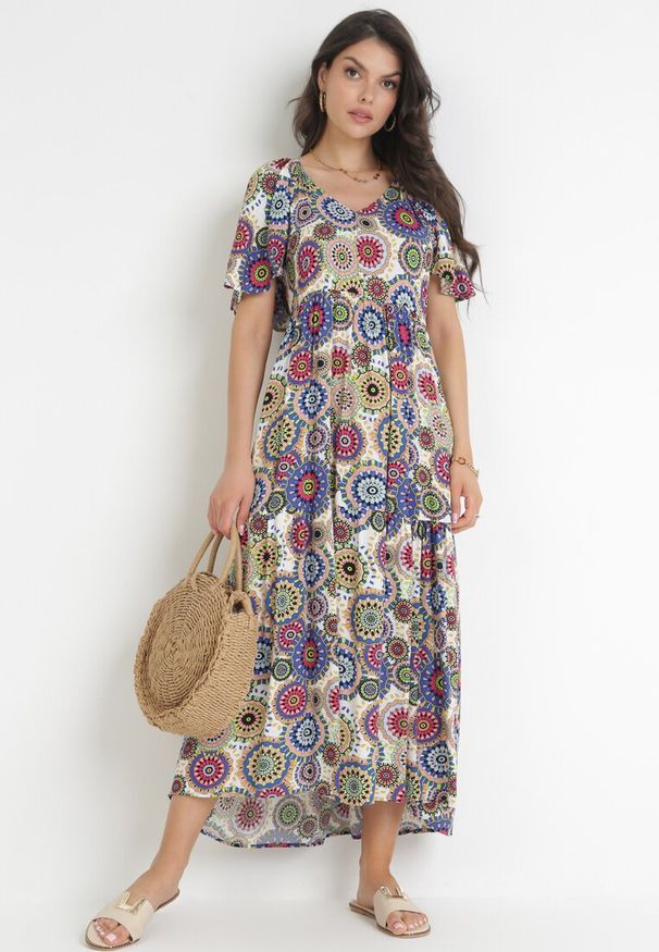 Born2be - Biało-Granatowa Rozkloszowana Sukienka Maxi z Falbanką z Wiskozy Sehna. Kolor: biały. Materiał: wiskoza. Wzór: kwiaty. Sezon: wiosna, lato. Długość: maxi