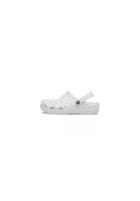 Buty do chodzenia męskie Crocs Classic Geometric Clog. Zapięcie: bez zapięcia. Kolor: biały. Materiał: materiał, syntetyk. Szerokość cholewki: normalna. Sport: turystyka piesza