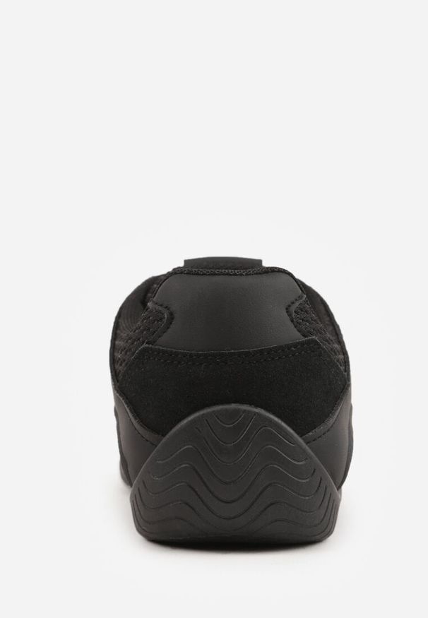 Renee - Czarne Sneakersy z Geometrycznym Wzorem Elrineth. Kolor: czarny. Materiał: prążkowany, jeans. Wzór: geometria