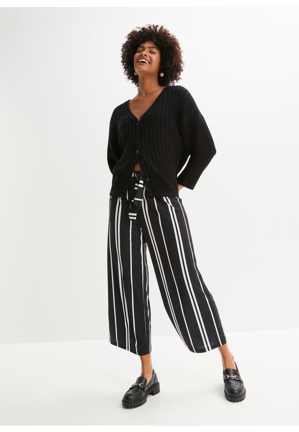 bonprix - Sweter rozpinany boxy. Kolor: czarny