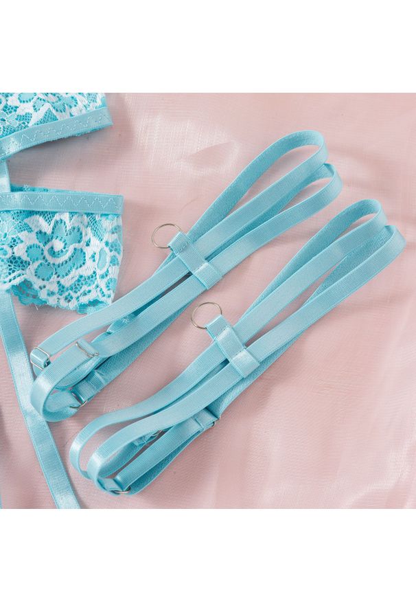 Intica - Komplet bielizny z haftem regulowane ramiączka Ayumi. Kolor: różowy. Materiał: materiał. Wzór: haft