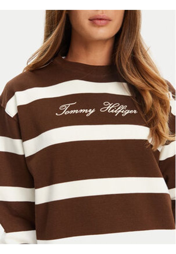 TOMMY HILFIGER - Tommy Hilfiger Bluza Script WW0WW45743 Brązowy Regular Fit. Kolor: brązowy. Materiał: bawełna