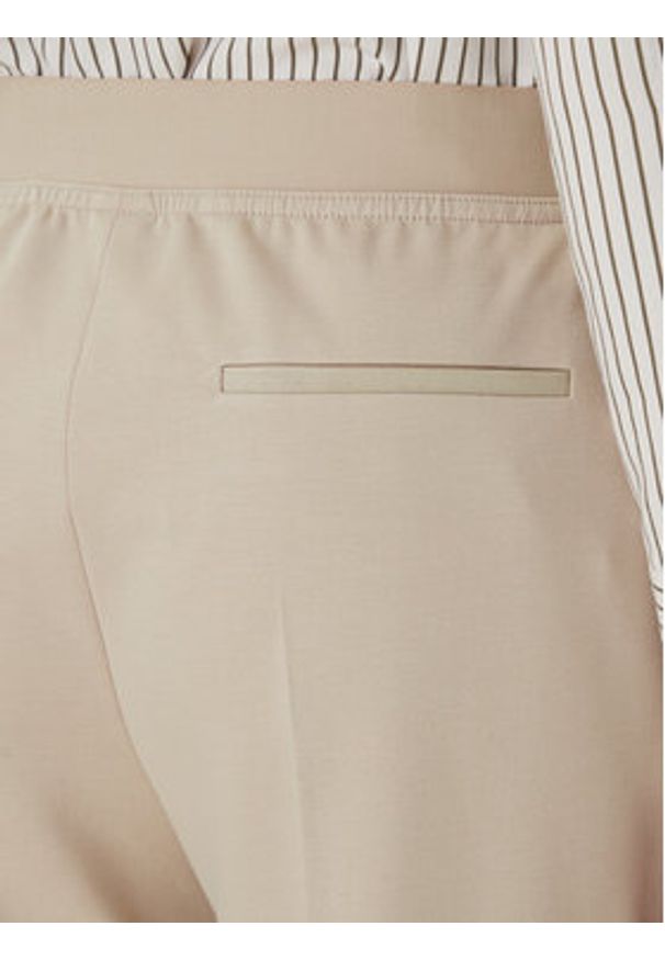 BOSS Spodnie materiałowe Talia4 50551907 Beżowy Relaxed Fit. Kolor: beżowy. Materiał: wiskoza, syntetyk